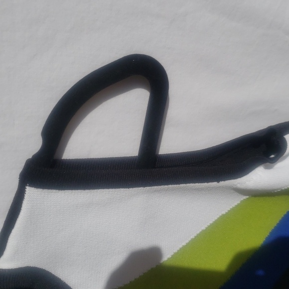 Womens multi color top. - Picture 6 of 10